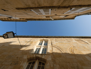 Sur les remparts de la cité blanche