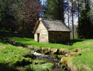 Aux contes de la Pierre Levée