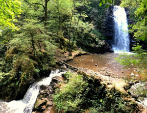Suivez le bruit des cascades