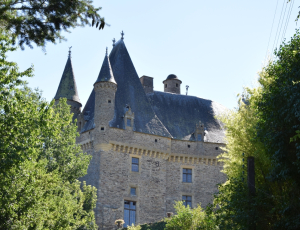 Jumilhac-le-Grand - Filez, pauvres fous !
